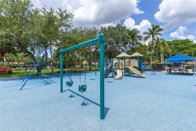 649 Willow Bend Rd, Weston, FL 33327 - view of community jungle gym