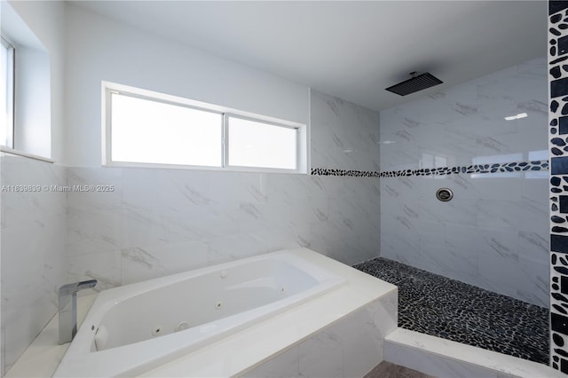 10860 SW 116th St, Miami, FL 33176 - full bath featuring a jetted tub and tiled shower
