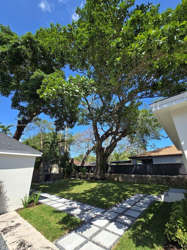 1923 NW 48th St, Miami, FL 33142 - view of yard