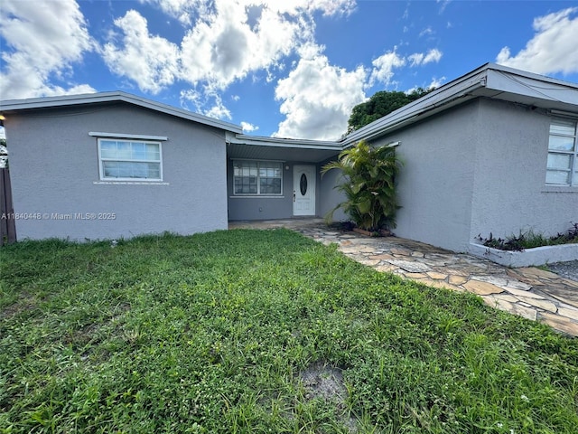 433 SW 28th Ave, Fort Lauderdale, FL 33312 - single story home with stucco siding and a front yard