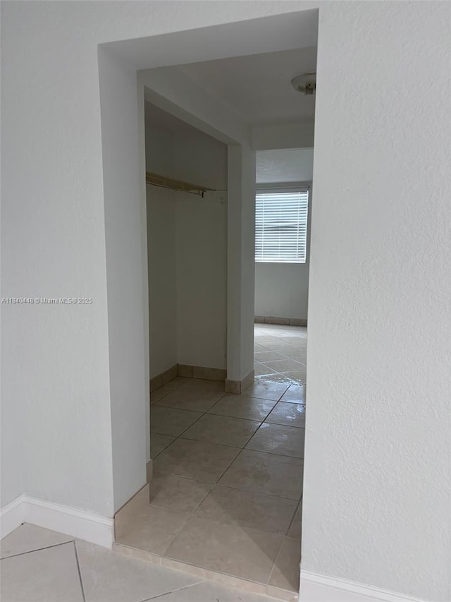 433 SW 28th Ave, Fort Lauderdale, FL 33312 - hall featuring light tile patterned floors