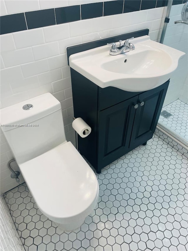 3401 SW 11th St Unit 1B, Miami, FL 33135 - bathroom with tile walls and vanity