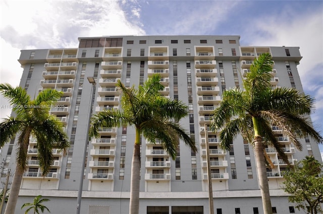 13499 Biscayne Blvd Unit 1011, North Miami, FL 33181 - view of apartment building / complex