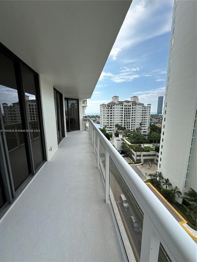 20185 E Country Club Dr Unit 1105, Aventura, FL 33180 - balcony featuring a city view