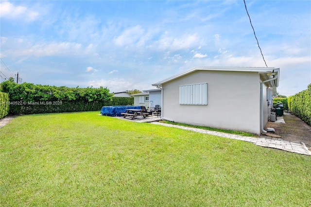 9370 SW 61st St, Miami, FL 33173 - view of yard with a patio
