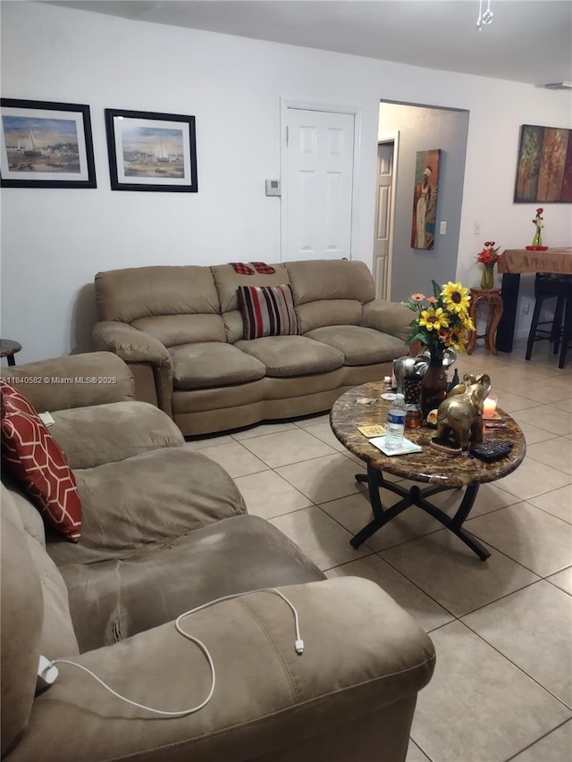 2506 Mayo St, Hollywood, FL 33020 - view of tiled living area