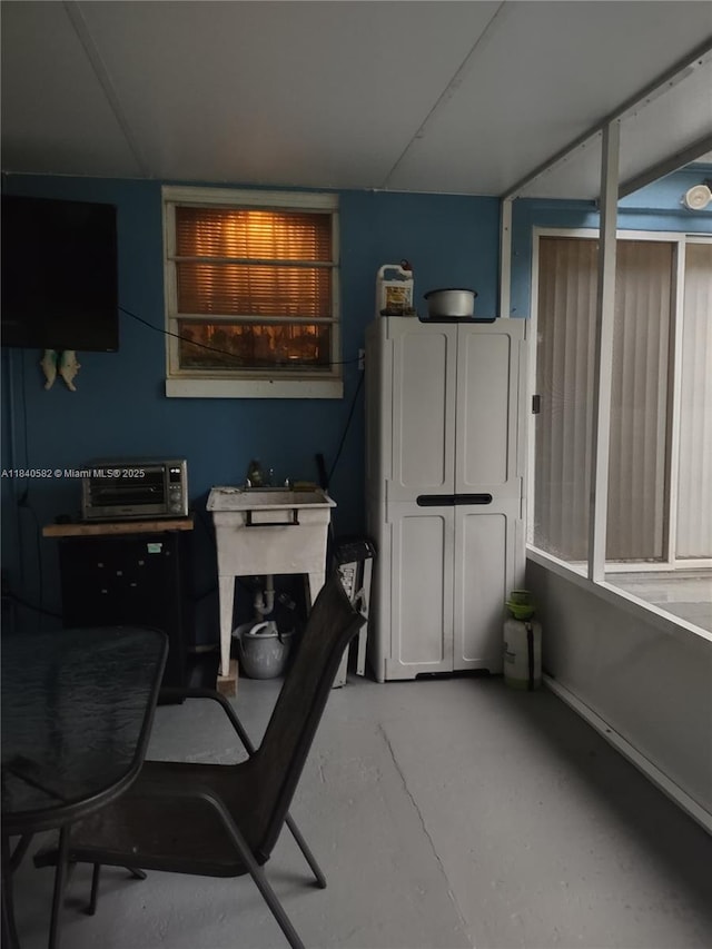 2506 Mayo St, Hollywood, FL 33020 - office space with concrete floors