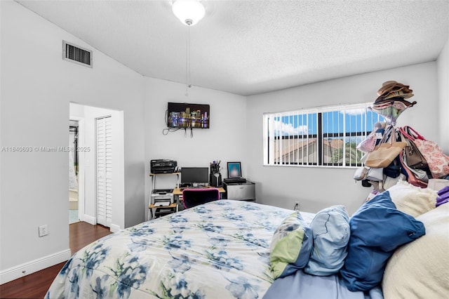 19631 Cypress Ct, Hialeah, FL 33015 - photo 14