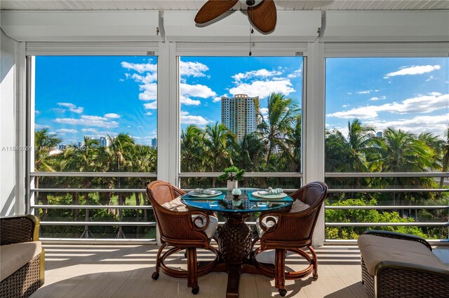 200 NE 14th Ave Unit 524, Hallandale Beach, FL 33009 - view of sunroom / solarium