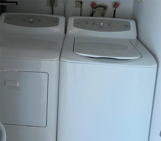10407 E Clairmont Cir Unit 210, Tamarac, FL 33321 - laundry area with separate washer and dryer