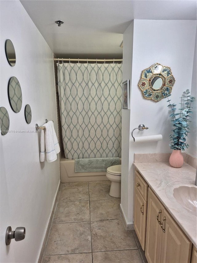 4001 Hillcrest Dr Unit 705, Hollywood, FL 33021 - full bath featuring vanity, shower / bath combination with curtain, and tile patterned floors