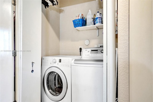8657 SW 22nd Ct, Miramar, FL 33025 - laundry room featuring washing machine and clothes dryer