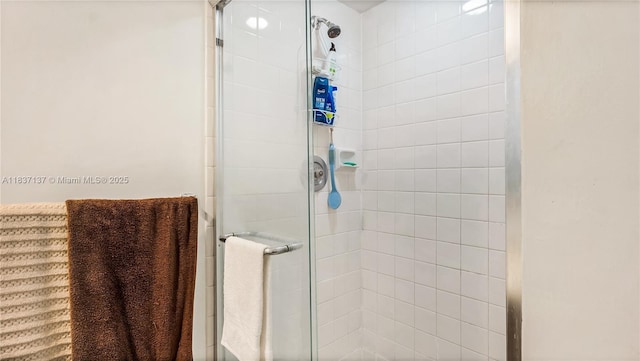 135 Heritage Way, West Palm Beach, FL 33407 - bathroom with a shower stall