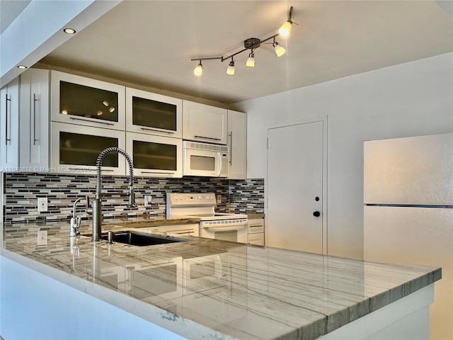 427 Golden Isles Dr Unit 14F, Hallandale Beach, FL 33009 - photo 2
