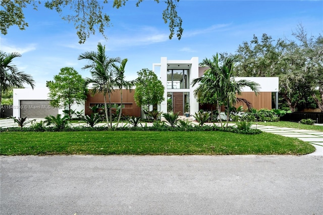 967 NE 117th St, Biscayne Park, FL 33161 - contemporary home with a front yard