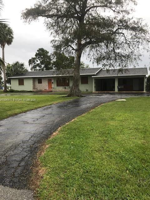 1376 E Main St, Pahokee, FL 33476 - photo 1