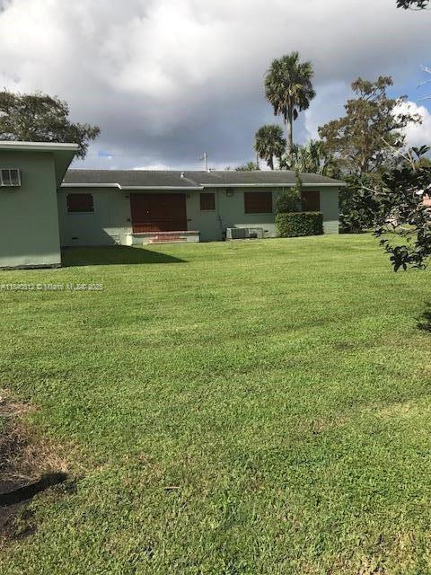 1376 E Main St, Pahokee, FL 33476 - photo 3