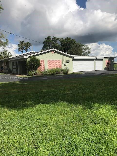 1376 E Main St, Pahokee, FL 33476 - photo 5