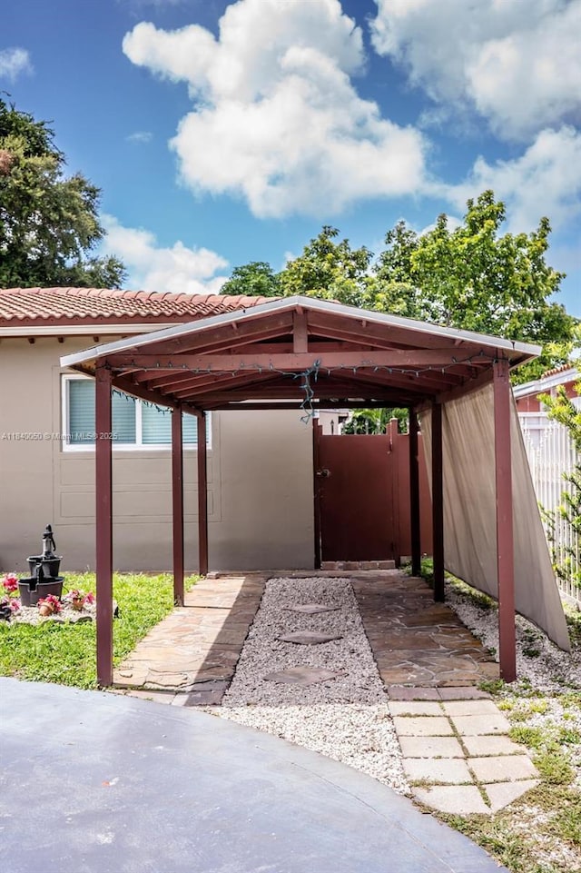 1004 NE 151st Ter, North Miami Beach, FL 33162 - view of vehicle parking