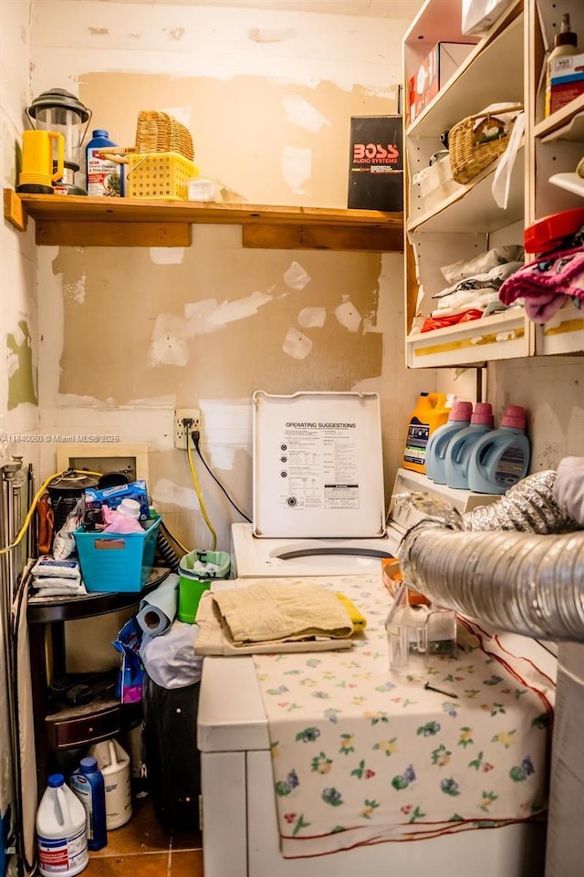 1004 NE 151st Ter, North Miami Beach, FL 33162 - view of storage room