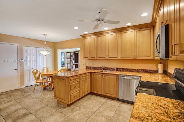 53 Northwoods Ln, Boynton Beach, FL 33436 - kitchen with stainless steel appliances, a peninsula, recessed lighting, ceiling fan, and pendant lighting