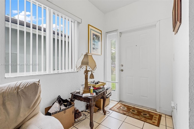 3135 NE 4th St, Homestead, FL 33033 - entrance foyer featuring light tile patterned floors