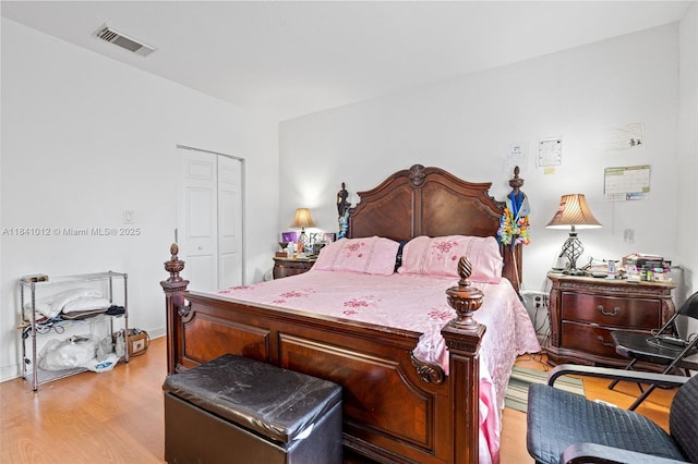 3135 NE 4th St, Homestead, FL 33033 - bedroom featuring light wood-style floors and a closet
