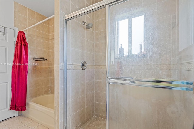 3135 NE 4th St, Homestead, FL 33033 - bathroom with tile patterned floors and tiled shower / bath combo