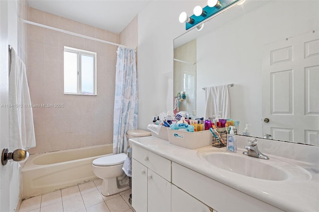 3135 NE 4th St, Homestead, FL 33033 - bathroom with vanity, shower / tub combo with curtain, and tile patterned flooring