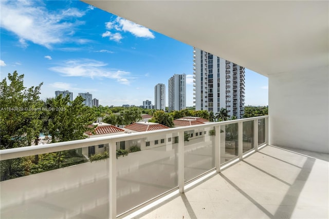 20281 E Country Club Dr Unit 405, Aventura, FL 33180 - photo 26
