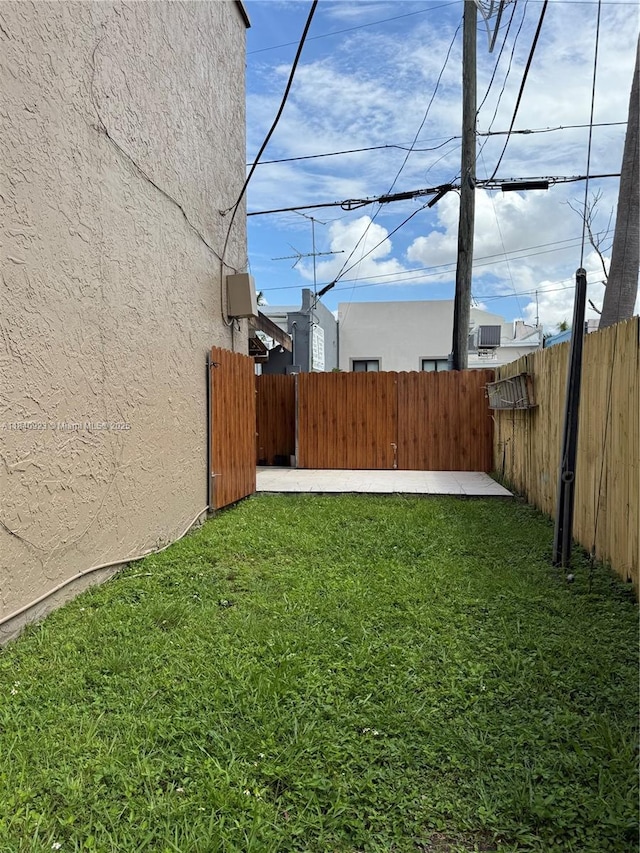 11 Olive Dr Unit E, Hialeah, FL 33010 - view of fenced backyard