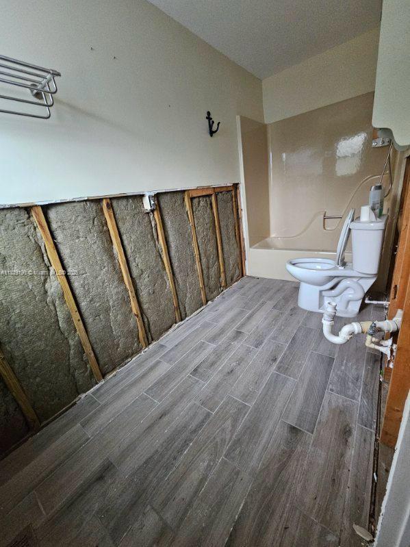 Listing photo 9 - caption unavailable