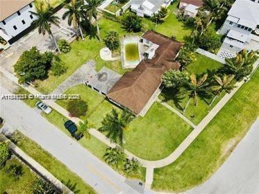 10900 N Bayshore Dr, Miami, FL 33161 - photo 22