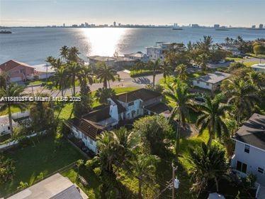 10900 N Bayshore Dr, Miami, FL 33161 - photo 25