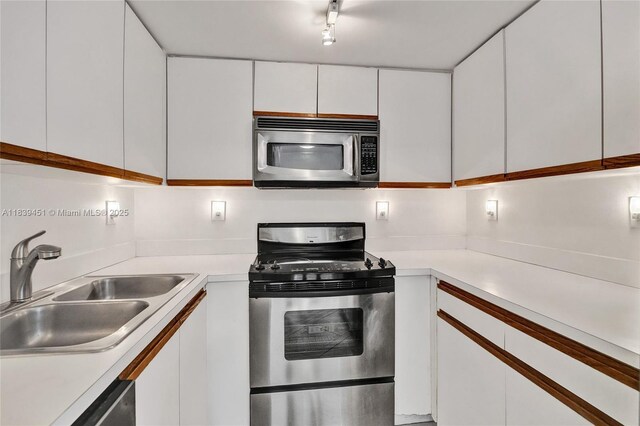 1621 Bay Rd Unit 606, Miami Beach, FL 33139 - photo 9