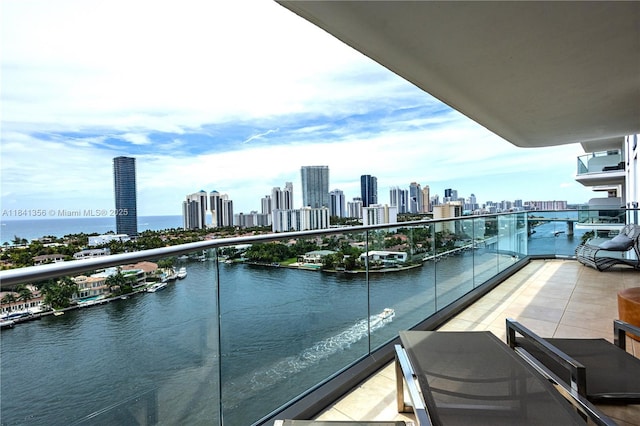 19707 Turnberry Way Unit 18J, Aventura, FL 33180 - photo 2