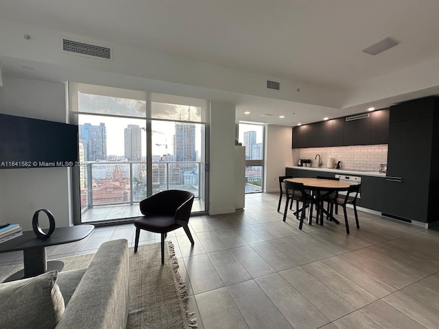 227 NE 2nd St Unit 1602, Miami, FL 33132 - photo 5