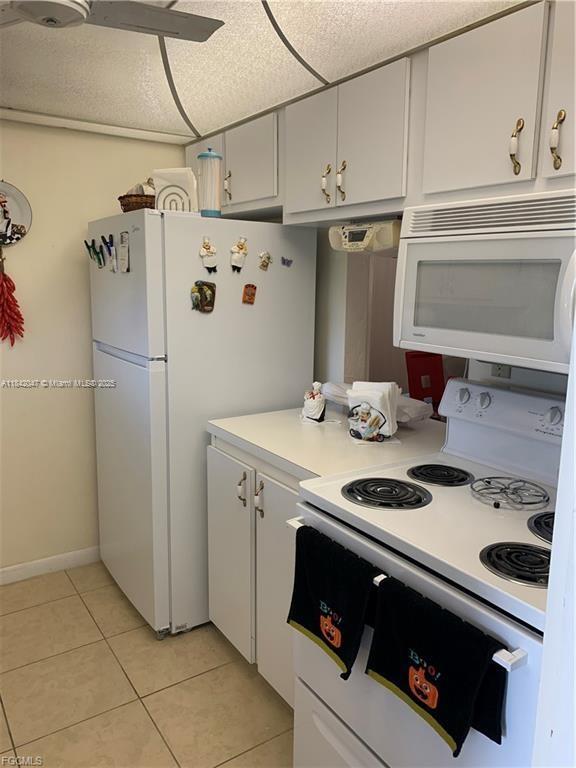 2201 Croton Ct, Lehigh Acres, FL 33936 - photo 4