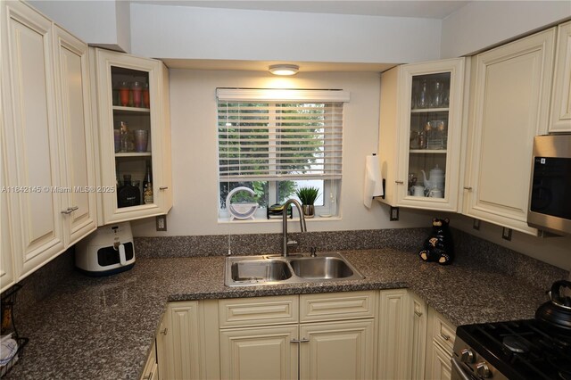 2446 Grant St, Hollywood, FL 33020 - photo 8