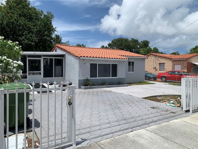 638 SW 10th St, Hallandale Beach, FL 33009 - photo 1