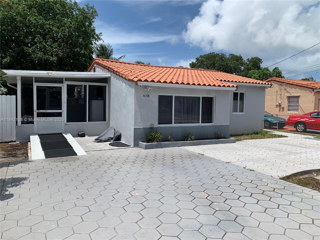 638 SW 10th St, Hallandale Beach, FL 33009 - photo 2