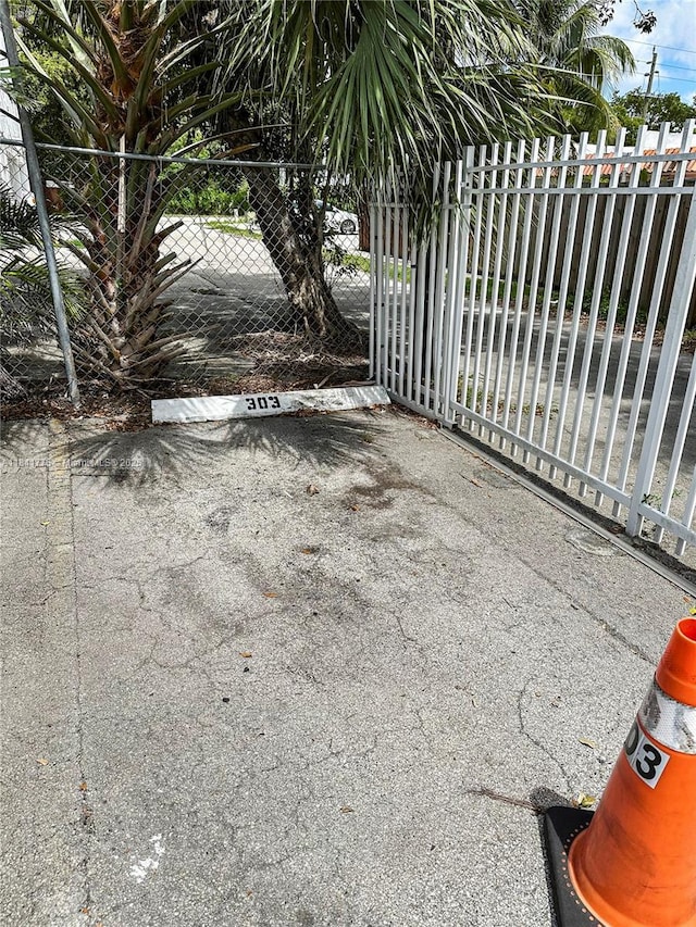 770 NE 128th St Unit 303, North Miami, FL 33161 - photo 25