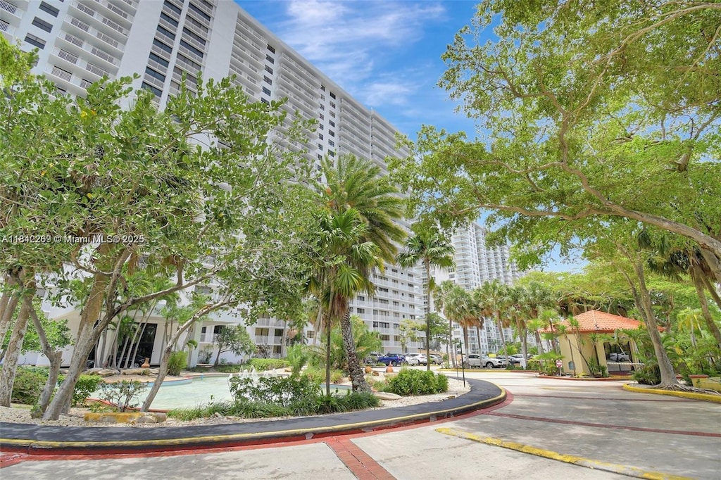 210 174th St Unit 1617, Sunny Isles Beach, FL 33160 - photo 2