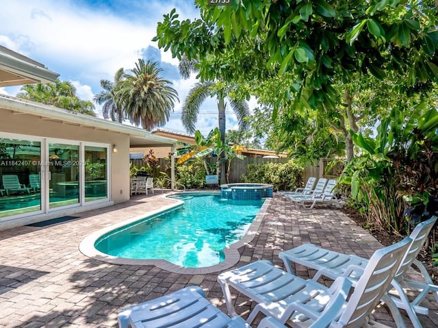 906 N 13th Ave, Hollywood, FL 33019 - photo 1