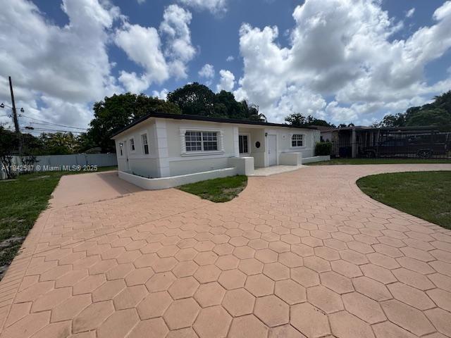 1561 NW 132nd St, Miami, FL 33167 - photo 3