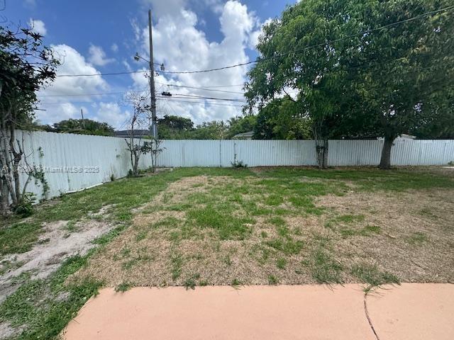 1561 NW 132nd St, Miami, FL 33167 - photo 32