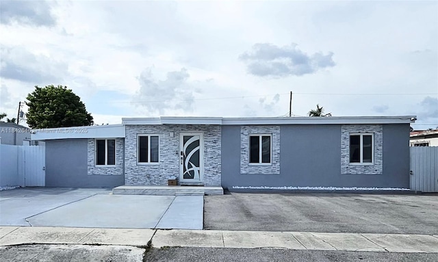 367 W 33rd St, Hialeah, FL 33012 - photo 1