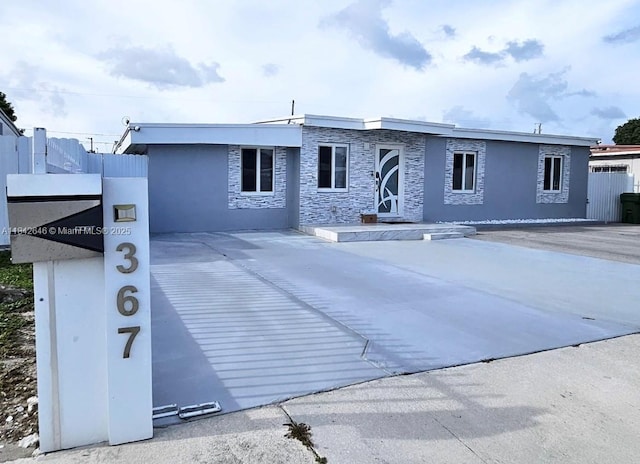 367 W 33rd St, Hialeah, FL 33012 - photo 2