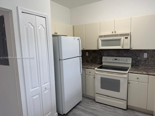 7130 NW 177th St Unit 103-8, Hialeah, FL 33015 - photo 6