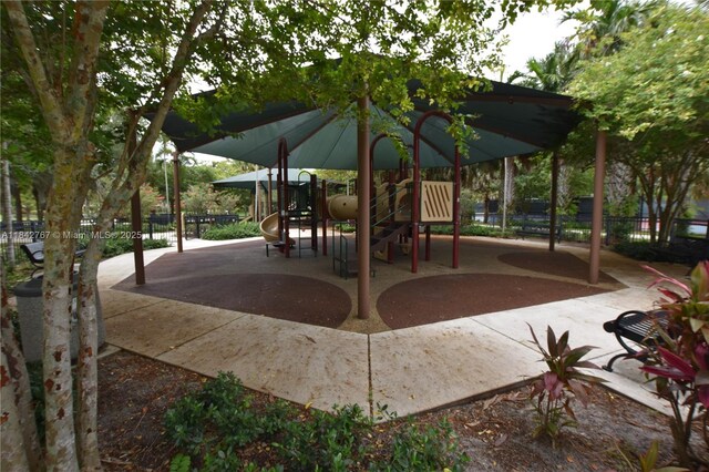 3800 Oaks Clubhouse Dr Unit 309, Pompano Beach, FL 33069 - photo 42